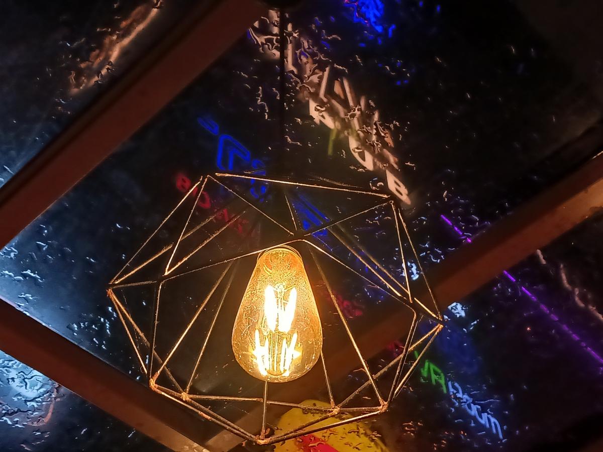 Samsung Galaxy M13 camera sample: Portrait at zoom in low light Samsung Galaxy M13 camera samples