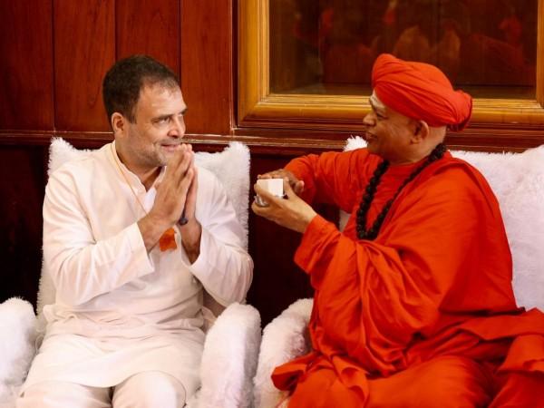 Eye on Assembly polls, Rahul gets 'Linga deeksha' at Lingayat Mutt in K'taka Eye on Assembly polls, Rahul gets 'Linga deeksha' at Lingayat Mutt in K'taka