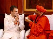 Eye on Assembly polls, Rahul gets 'Linga deeksha' at Lingayat Mutt in K'taka