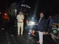 6 killed including infant baby in road accident in K'taka.