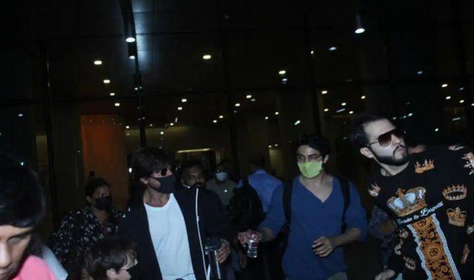 Shah Rukh Khan gets miffed at fan