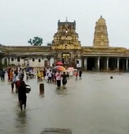 Unesco World Heritage Site Hampi inundated due to heavy rain. Unesco World Heritage Site Hampi inundated due to heavy rain.