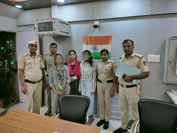 Online game chat helps Delhi police in reuniting missing girl with ...