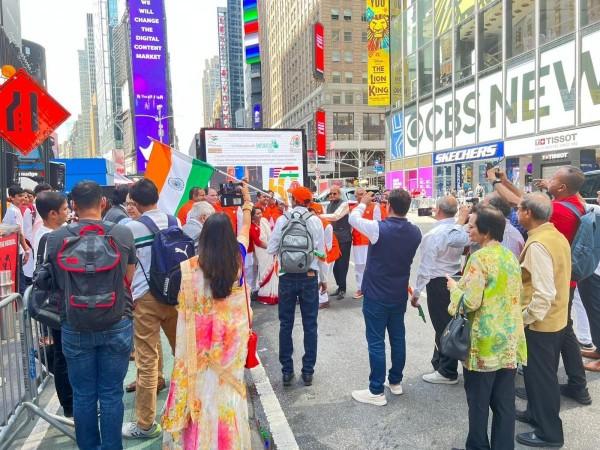 Independence Day celebration at NY's Times Square Indian diaspora celebrate Independence Day in bustling Times Square; hoist tricolour, play Vande Mataram