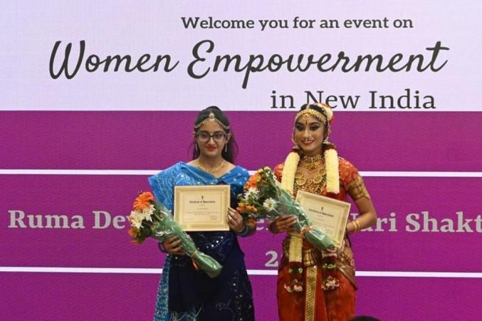 Riya Dadhich and Nidhi Ladda were honoured with presentation letters by Counsel General of India Randhir Jaiswal