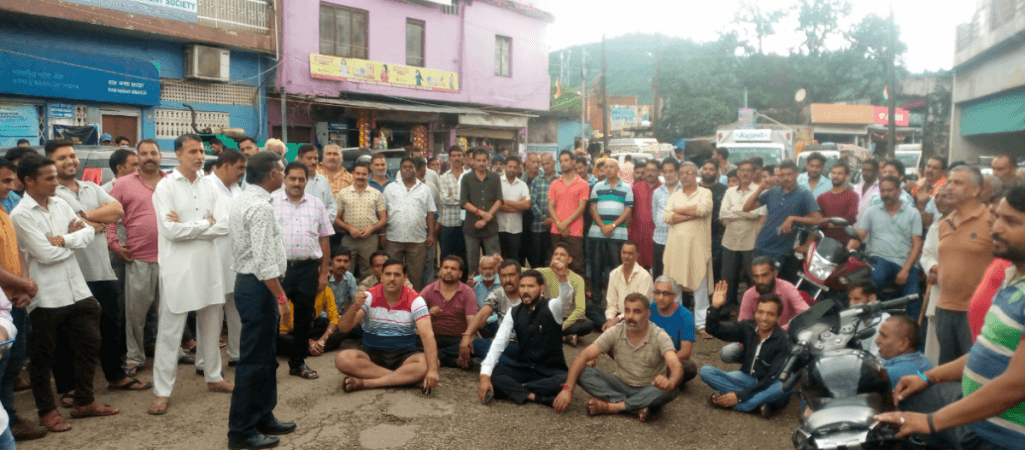 Residents of Ramnagar Udhampur protesting against scarcity of water Protest against water scarcity