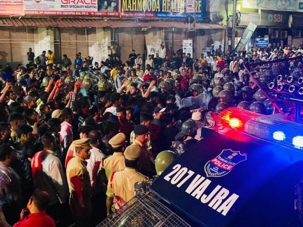 Hyderabad protests against Raja Singh's remarsk continue throughout the night on Tuesday Hyderabad protests against Raja Singh