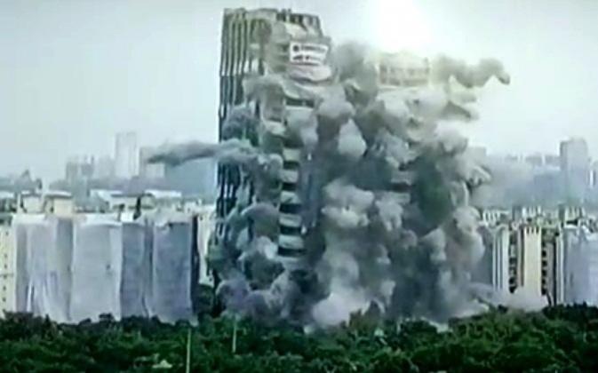 Twin tower demolition Twin tower demolition