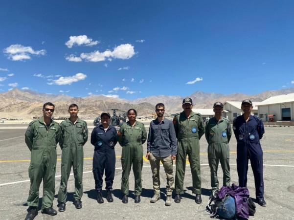 Rescue teams of Indian Army with rescued Israeli national Team of Indian Army