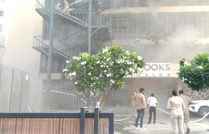 Fire in Lucknow hotel. Fire in Lucknow hotel.
