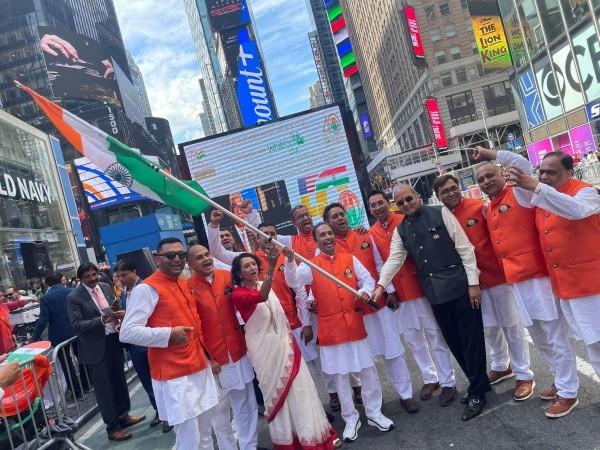 Ankur Vidya chairman Kenny Desai president FIA Alok kumar former FIA president and Chairman Bihar Foundation prem Bhandari chairman jaipur foot USA with FIA office bearer and members Praveen Bansal Sujal Parikh and others at Times Square file photo