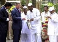 Interacting in Mumbai (2003) with the famed Dabbawalas