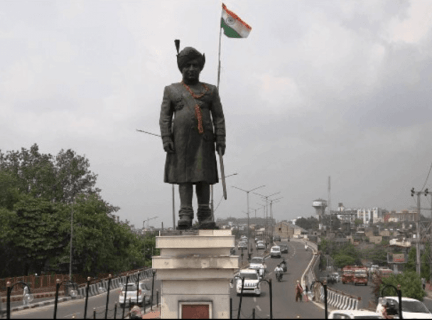 Statue