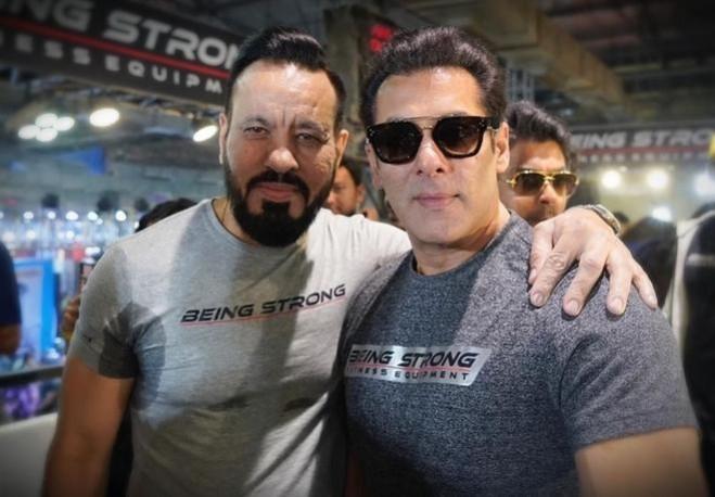 Salman khan along with his bodyguard Shera salman khan