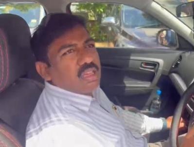 TRS leader's car vandalised after it blocked Amit Shah's convoy TRS leader's car vandalised after it blocked Amit Shah's convoy