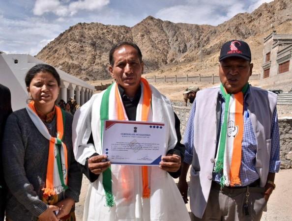 Winning Cong candidate