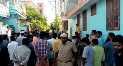 NIA detains 4 after raids, seizes incriminating documents & cash (Ld) NIA detains 4 after raids, seizes incriminating documents & cash (Ld)