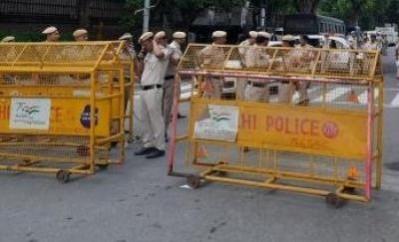 Four held for obstructing ACB's raid in Waqf Board corruption case Four held for obstructing ACB's raid in Waqf Board corruption case