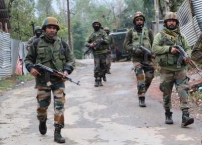 Gunfight breaks out in J&K's Shopian Gunfight breaks out in J&K's Shopian