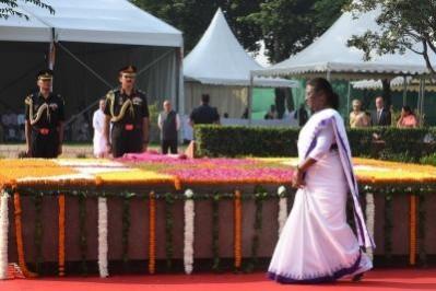 President Murmu pays homage to Mahatma Gandhi, Lal Bahadur Shastri President Murmu pays homage to Mahatma Gandhi, Lal Bahadur Shastri