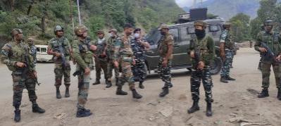 Cop killed, CRPF trooper injured in terror attack in J&K's Pulwama Cop killed, CRPF trooper injured in terror attack in J&K's Pulwama