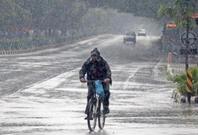 7 dead as heavy rain lashes K'taka 7 dead as heavy rain lashes K'taka