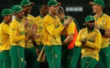 South Africa thrash India by 49 runs