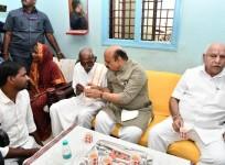 Bommai, Yediyurappa have breakfast at Dalit home