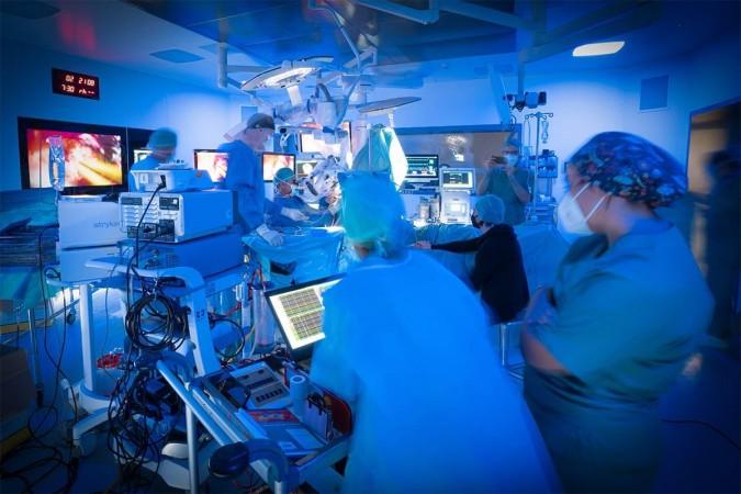 Over 10 international experts were involved in the Surgery