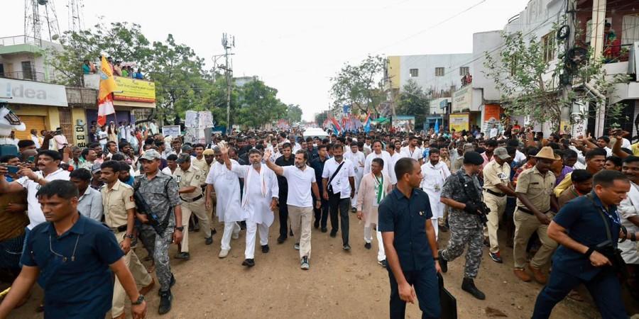 Bharat Jodo Yatra on Oct 16 started from the camp at Sanganakal and continued through 13 kilometer walk to Moka Intersection. Bharat Jodo Yatra