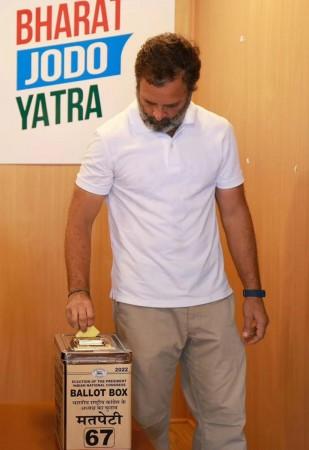 Ballari : Congress leader Rahul Gandhi casts his vote for the party's Presidential election at AICC headquarters in Ballari on Monday, October 17, 2022 Ballari : Congress leader Rahul Gandhi casts his vote for the party's Presidential election