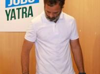 Ballari : Congress leader Rahul Gandhi casts his vote for the party's Presidential election