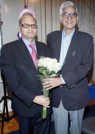 Prem Bhandari felicitates Padma Bhushan D.R. Mehta (R) Prem Bhandari felicitates Padma Bhushan D.R. Mehta (R)