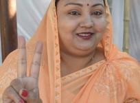 RJD candidate Neelam Devi won the battle of Mokama. Neelam Devi, who is the wife of Bahubali leader Anant Singh, defeated BJP candidate Sonam Devi with a margin of nearly 17,000 votes.