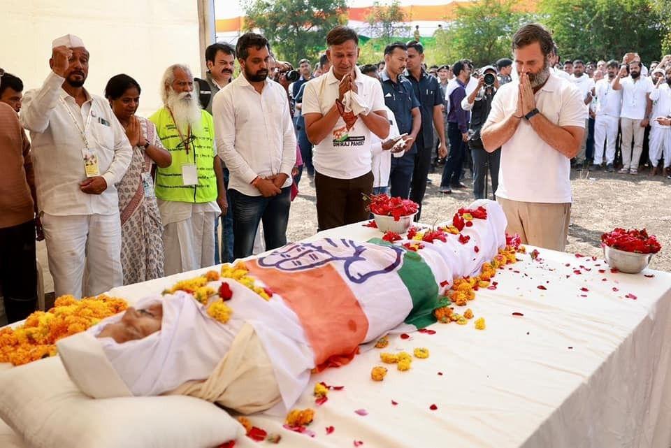 Top Cong Seva Dal leader 'KK' passes away during Bharat Jodo Yatra; Rahul  Gandhi pays last respects - IBTimes India