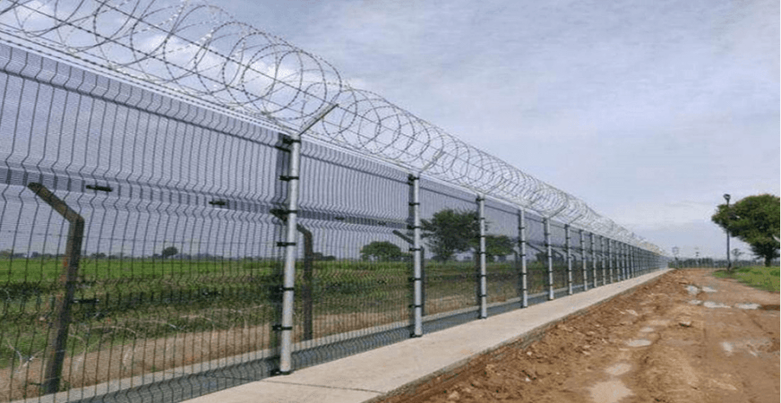 New design fence on Indo-Pakistan border Border fencing