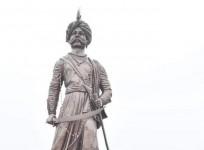 Kempegowda statue