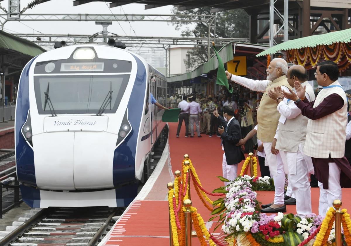 The Chennai-Mysuru Vande Bharat Express will boost connectivity as well as commercial activities. It will also enhance 'Ease of Living.' Glad to have flagged off this train from Bengaluru.