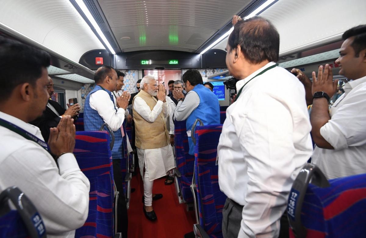 The Chennai-Mysuru Vande Bharat Express will boost connectivity as well as commercial activities. It will also enhance 'Ease of Living.' Glad to have flagged off this train from Bengaluru.