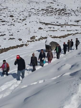 Voters going for voting in Himachal Pradesh Himachal Polling