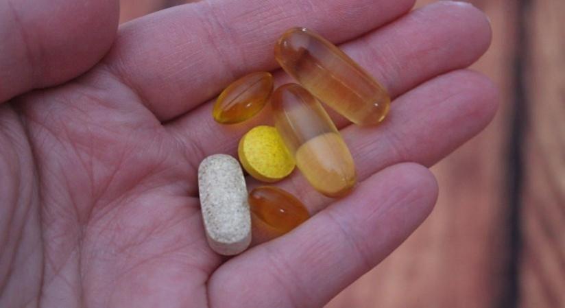 Vitamin supplements, pills Vitamin supplements,vitamins,pills