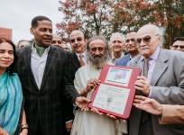 Sri Sri Ravi Shankar receives Gandhi Peace Pilgrim award; portrait at Martin Luther King Jr. Chapel's Hall of Fame
