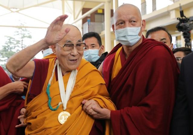 Dharamshala : Spiritual leader Dalai Lama receives peace award by Gandhi Mandela foundation in Dharamshala on Saturday, November 19, 2022. Spiritual leader Dalai Lama receives peace award by Gandhi Mandela award