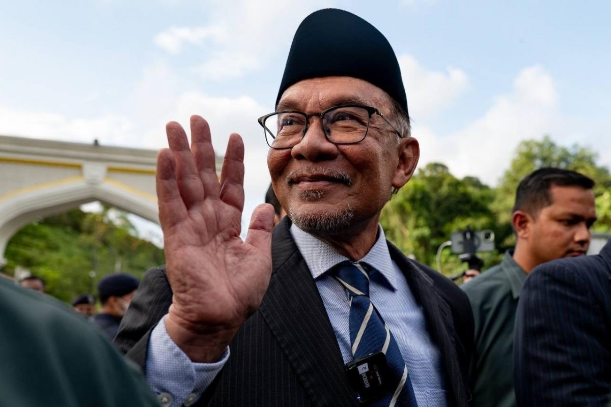 Anwar Ibrahim named as new Malaysian PM - IBTimes India