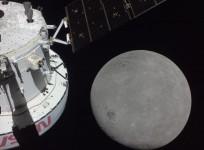 NASA Orion spacecraft makes closest flyby of Moon at 130 kms distance.