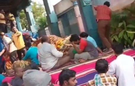Puducherry temple elephant 'Lakshmi' collapses on road Puducherry temple elephant 'Lakshmi' collapses on road