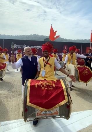 PM Modi launches infra projects worth Rs 75K crore in Nagpur PM Modi launches infra projects worth Rs 75K crore in Nagpur