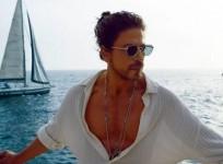 SRK looks uber cool in beachwear from 'Besharam Rang' track of 'Pathaan'