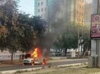 Car caught fire, driver saved his life by jumping