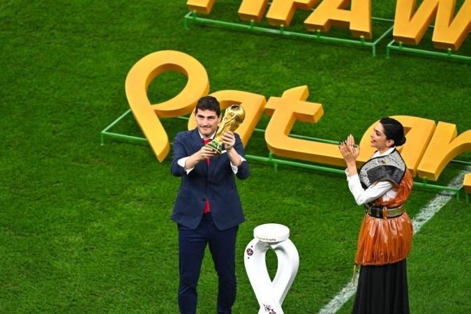 Deepika Padukone unveils the FIFA World Cup trophy at the stadium. Watch